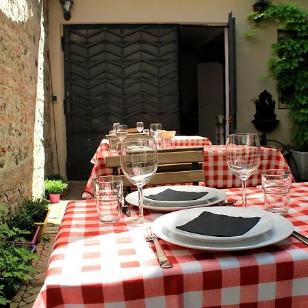 לינה וארוחת בוקר Gabriele 83 3*